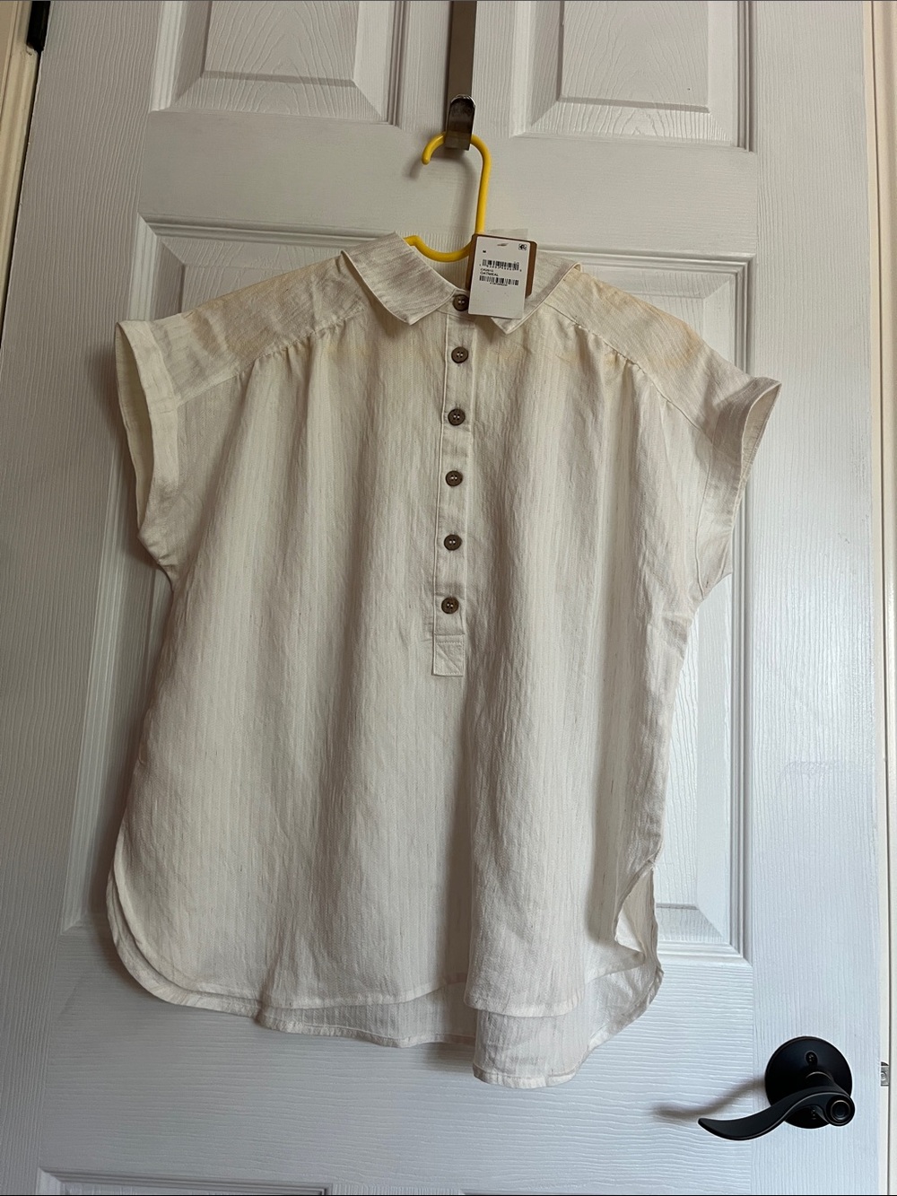 Blu Pepper Cream Short Sleeve Button-Front Blouse